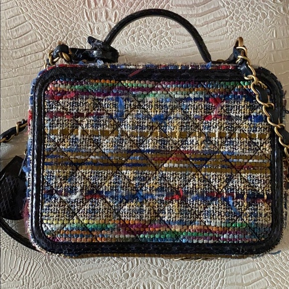 Chanel filigree vanity case tweed with python trim - Picture 3 of 4